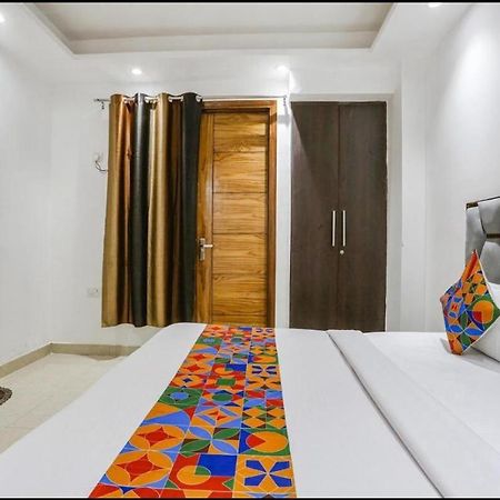 Hotel 24By7 Neu-Delhi Exterior foto
