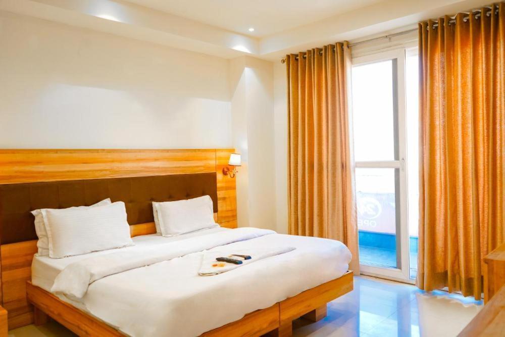 Hotel 24By7 Neu-Delhi Exterior foto