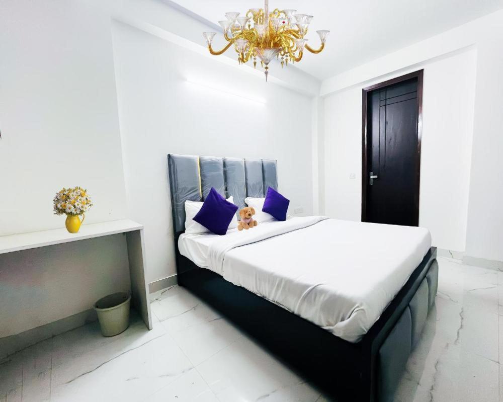 Hotel 24By7 Neu-Delhi Exterior foto